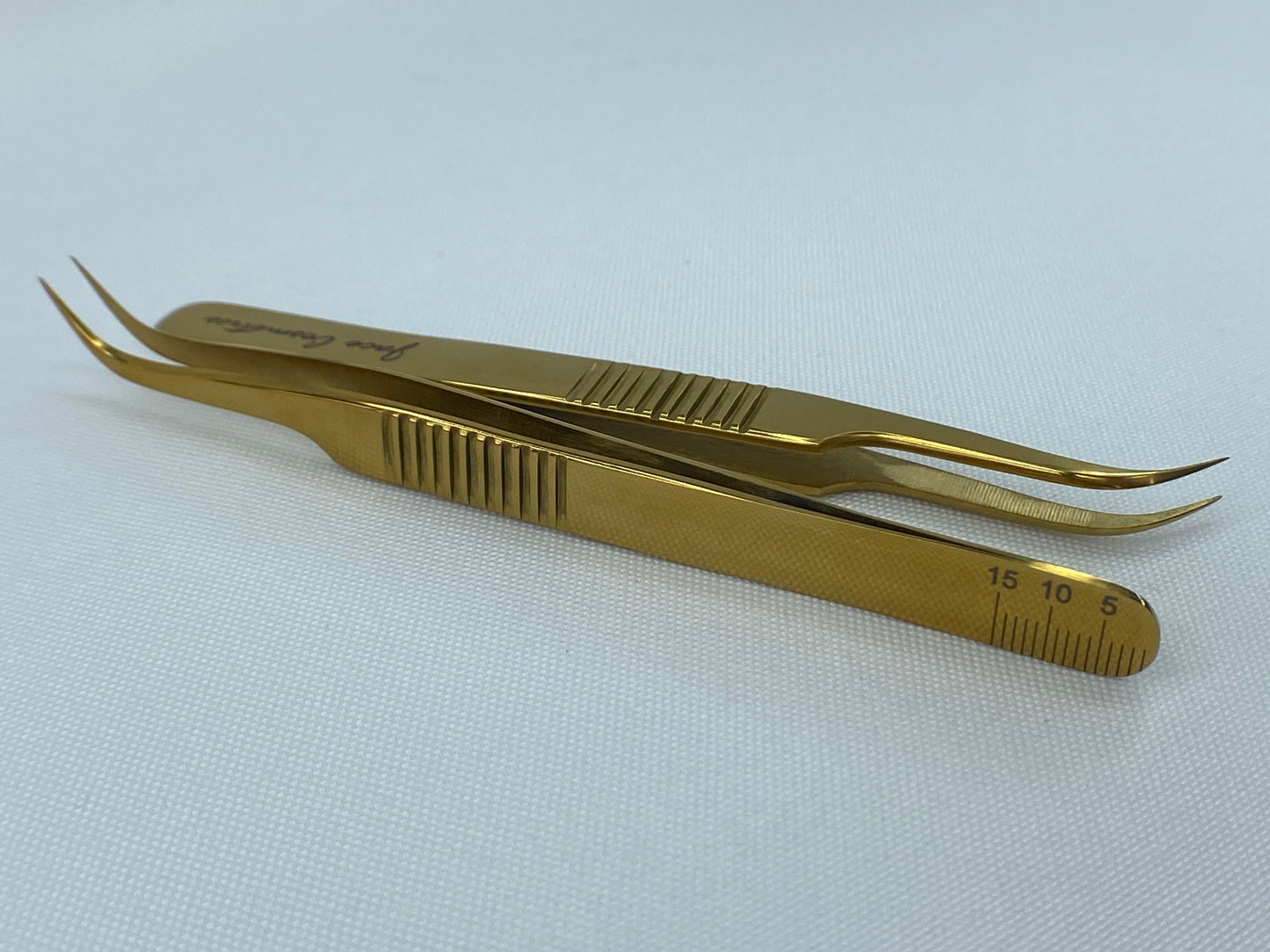 Semi-Curved Serrate