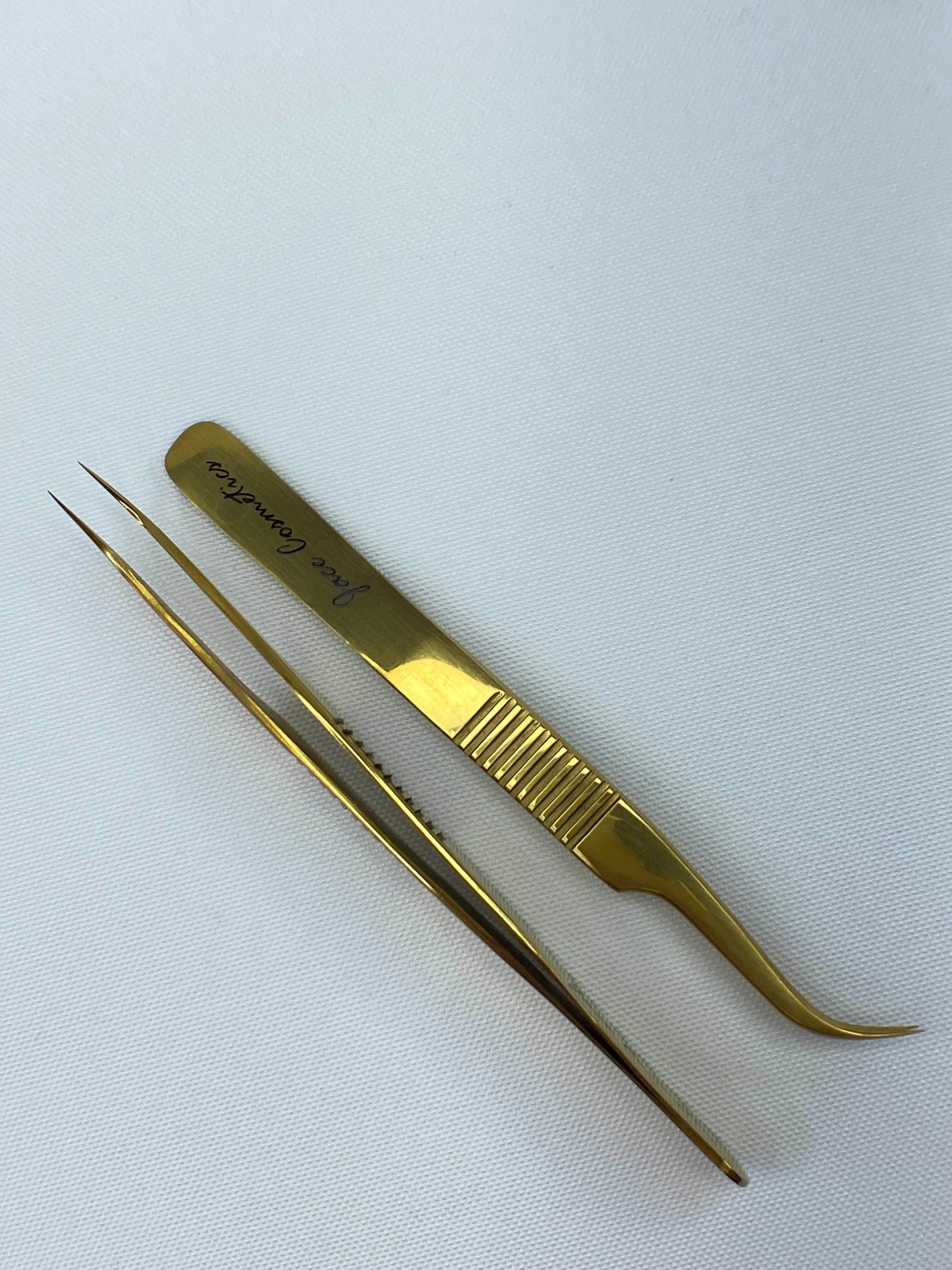 Semi-Curved Serrate